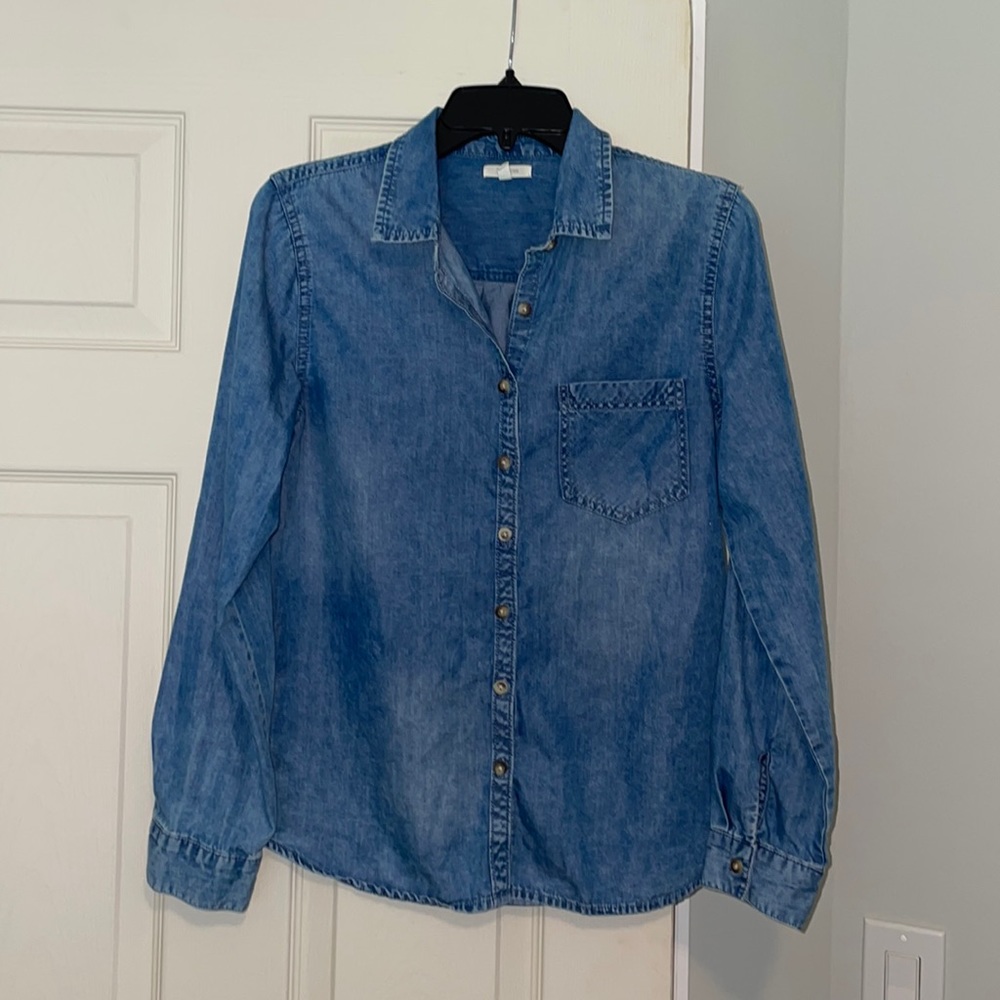 Maurice’s Button-Up Shirt Size M